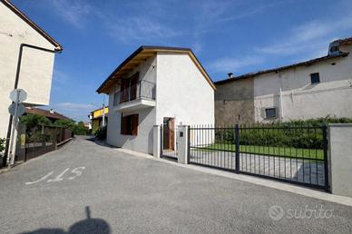 BIFAMILIARE A VAL DELLA TORRE