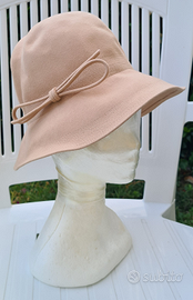 Cappello in panno di lana beige anni 60