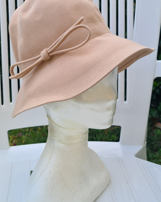 Cappello in panno di lana beige anni 60