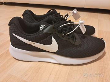 Sneakers Nike Tanjun