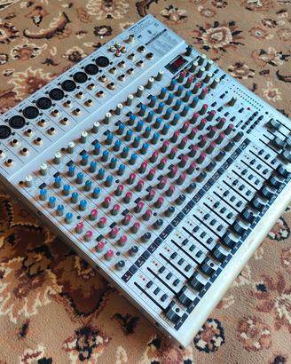 Mixer Behringer Eurorack UB2442FX-PRO 24 ingressi