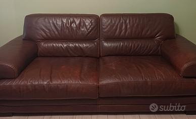 Set di due divani in pelle