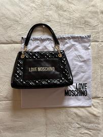 Borsa Love Moschino – Nera e dettagli oro – Nuova