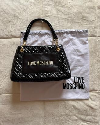 Borsa Love Moschino – Nera e dettagli oro – Nuova