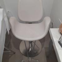 POLTRONA  PER  PARRUCCHIERA  O  ESTETISTA
