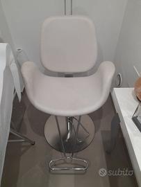 POLTRONA  PER  PARRUCCHIERA  O  ESTETISTA