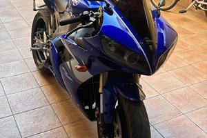 Yamaha R1