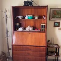 Libreria antica in legno