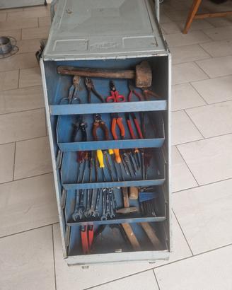 Carrello porta attrezzi Usag. 
