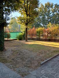 casa indipendente bifamiliare con giardino 