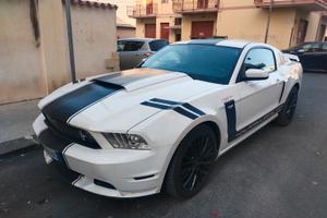 FORD MUSTANG GT CALIFORNIA 5.0 V8
