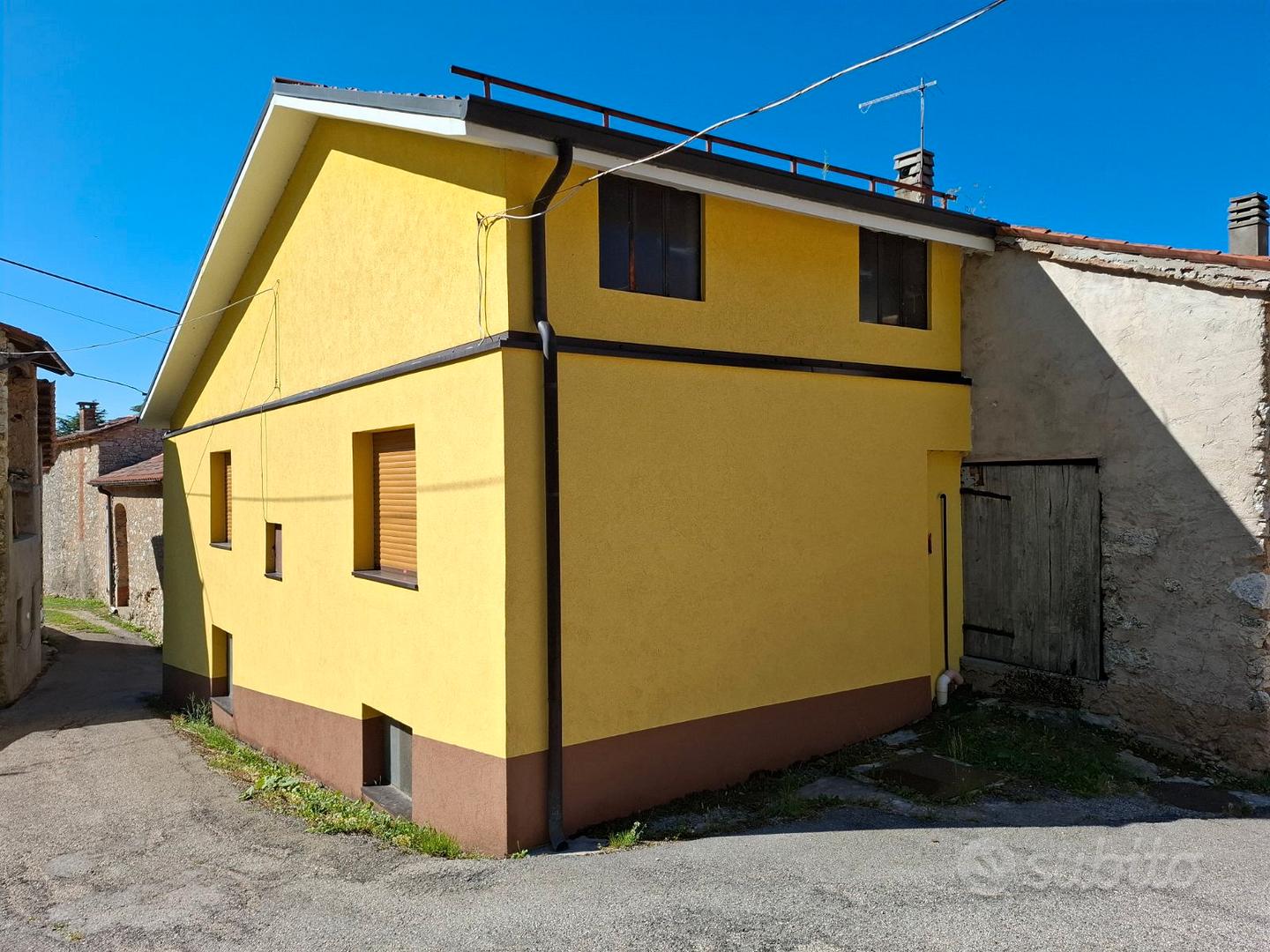 ABITAZIONE CON TERRENO - Vista 4