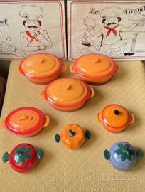 8 cocotte pentole Style Le Creuset. Idea Natale