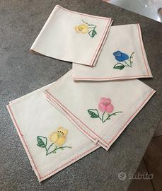 Set 4 tovaglioli lino ricamati con Fiori colorati