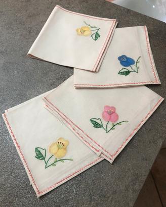 Set 4 tovaglioli lino ricamati con Fiori colorati
