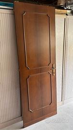 Porte interne legno noce con sopraluce in vetro