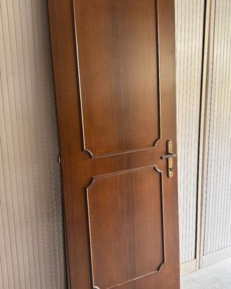 Porte interne legno noce con sopraluce in vetro