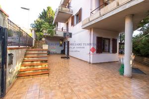 Villa indipendente in città