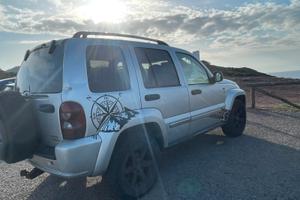 3.800€ Jeep cherokee