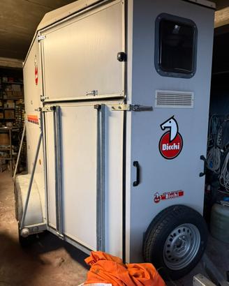 Trailer van trasporto cavalli