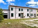 villetta-a-schiera-di-testa-con-garage-e-giardino