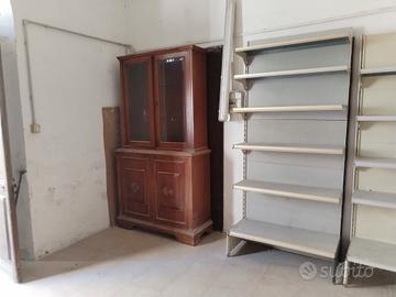  Praticissima cantina con accesso dalla strada 