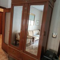 Armadio in legno del 1900