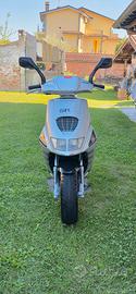 Aprilia sr replica romboni 