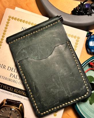 Portafoglio da uomo fatto a mano con fermasoldi