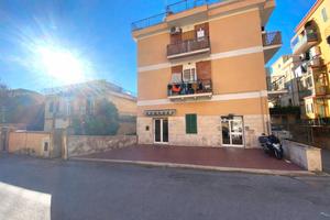 Torrevecchia - negozio locato ad uso investimento