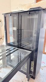 Tavolo  Sedie e credenza