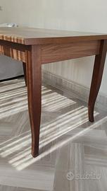 Tavolo in legno allungabile