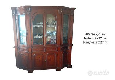 Credenza/Armadio in legno elegante