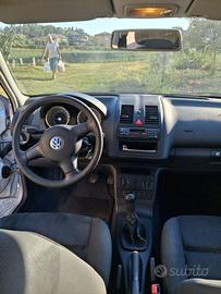 Autovettura volkswagen polo 1.0