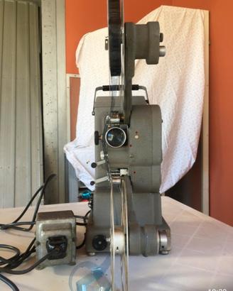 Storico proiettore Bolex Paillard G16 
