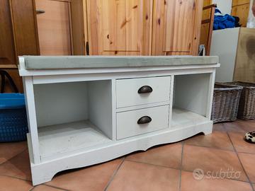 Cassapanca in legno con cuscino