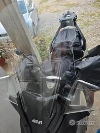 Yamaha x-max 400 2020 parabrezza Givi