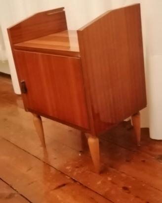 COMODINO IN LEGNO 
