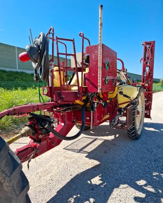 Polverizzatore trainato HARDI commander 2200