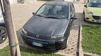 Fiat Punto – 300 euro-Auto marciante, da sistemare