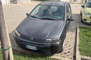 Fiat Punto – 300 euro-Auto marciante, da sistemare