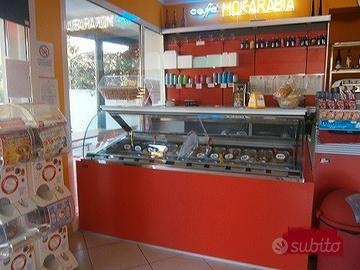 VETRINA GELATERIA m. 2,20 marca FB