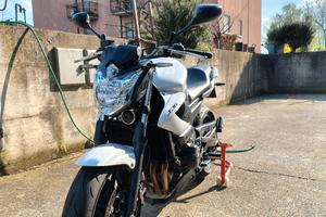 Yamaha XJ6 2012 A2