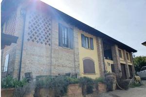 Immobile in asta di 550 m² con più di 5 locali e b