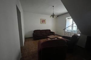 Indipendente su due livelli con cortile