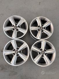 4 cerchi usati 16 pollici made in Italy Audi A3 A4