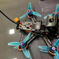 Drone fpv digitale pronto al volo