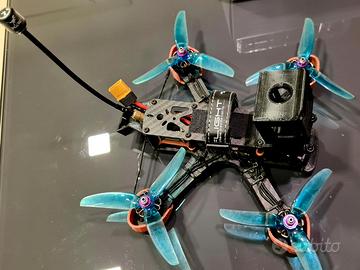 Drone fpv digitale pronto al volo