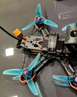 Drone fpv digitale pronto al volo