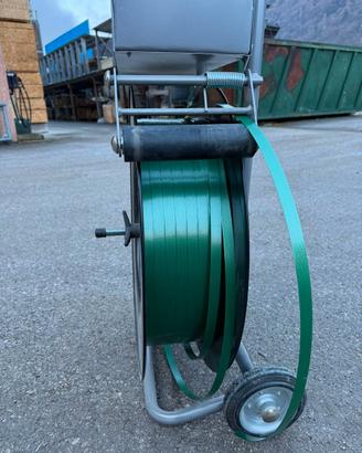 REGGIATRICE A BATTERIA CON CARRELLO
